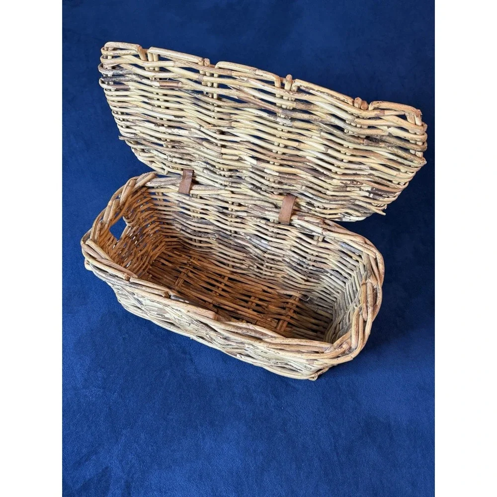 Vintage 15in Woven Wicker Picnic Basket Rustic Leather Hinge Straps